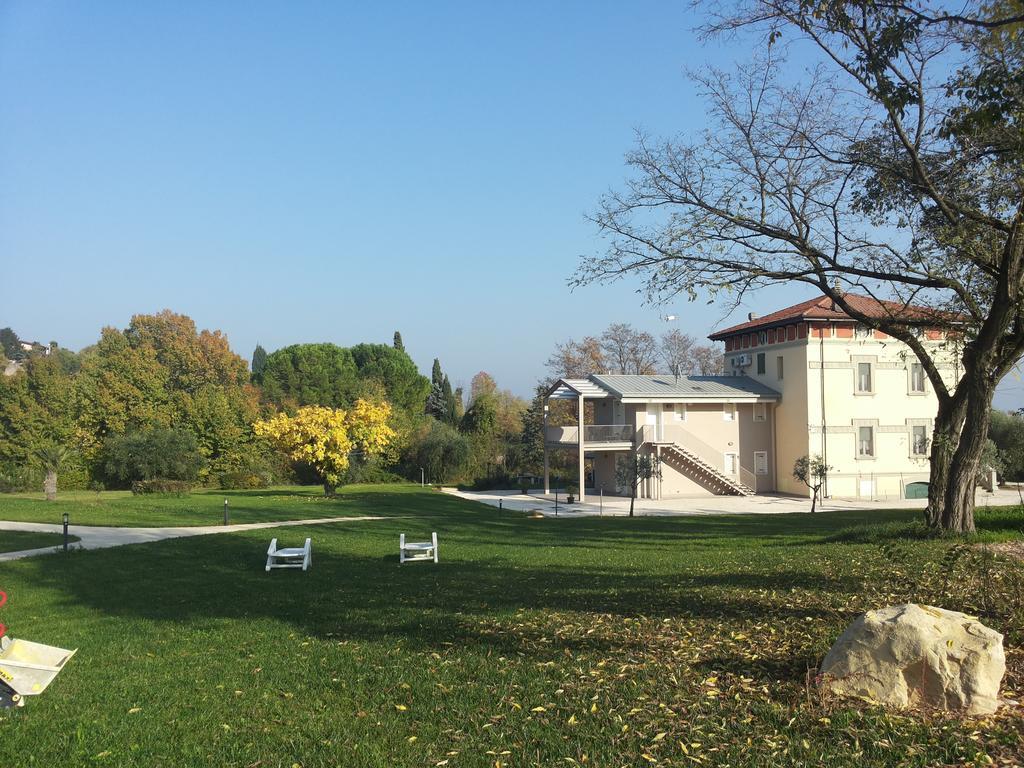 Villaggio Esmera Ντεζεντσάνο ντελ Γκάρντα Εξωτερικό φωτογραφία